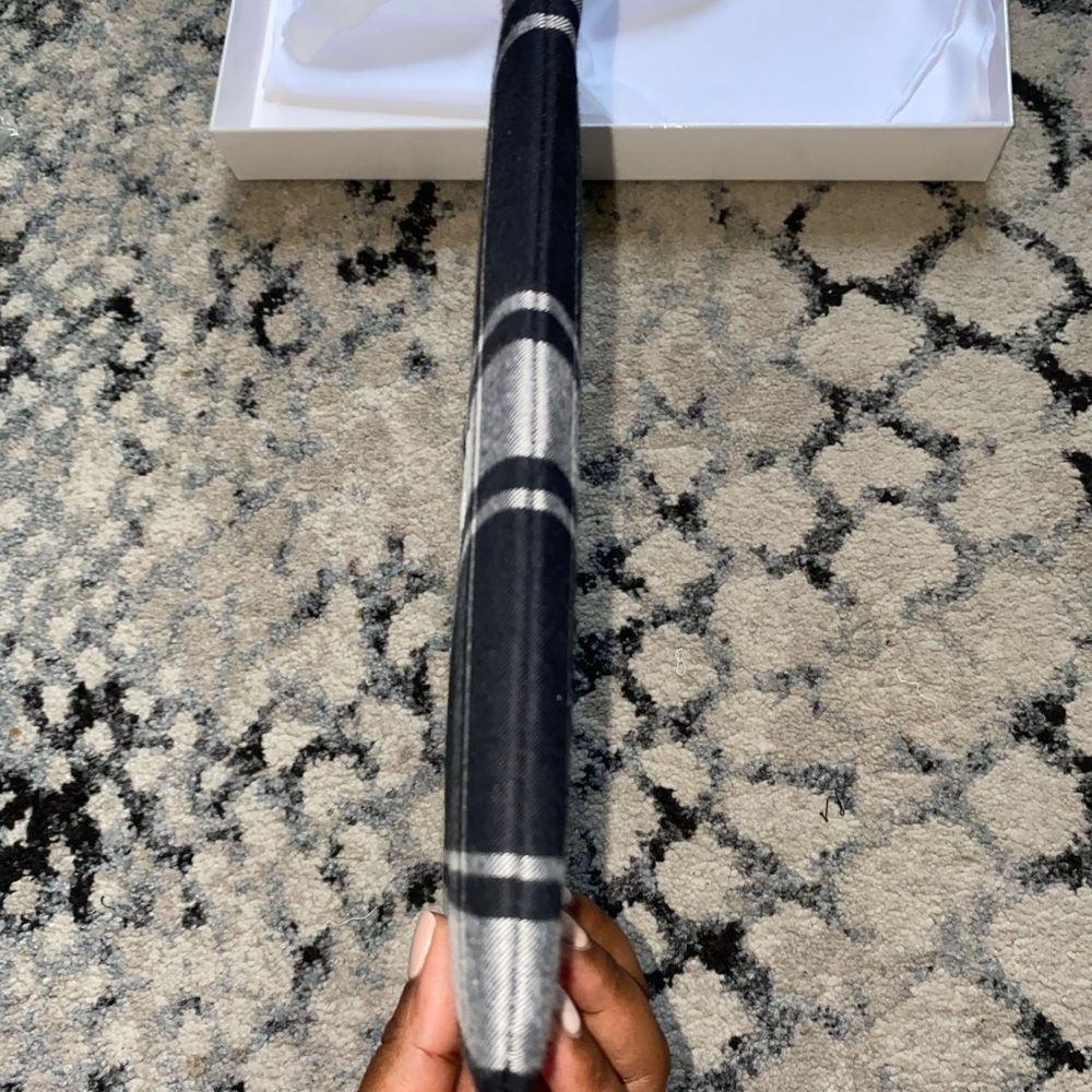 ‼️SOLD‼️GIVENCHY Black and White Plaid Pouch (UNISEX)‼️SOLD‼️ - Picture 6 of 9